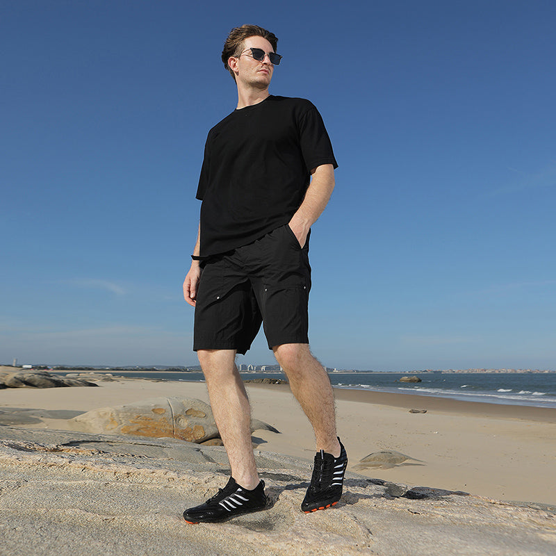 Describes the appearance of the image